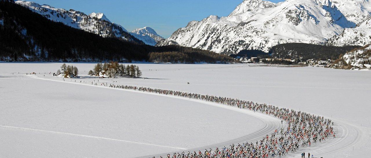 Engadin Skimarathon  über dem Silsersee